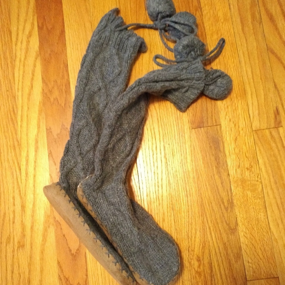 PINK Gray Knit Slippers